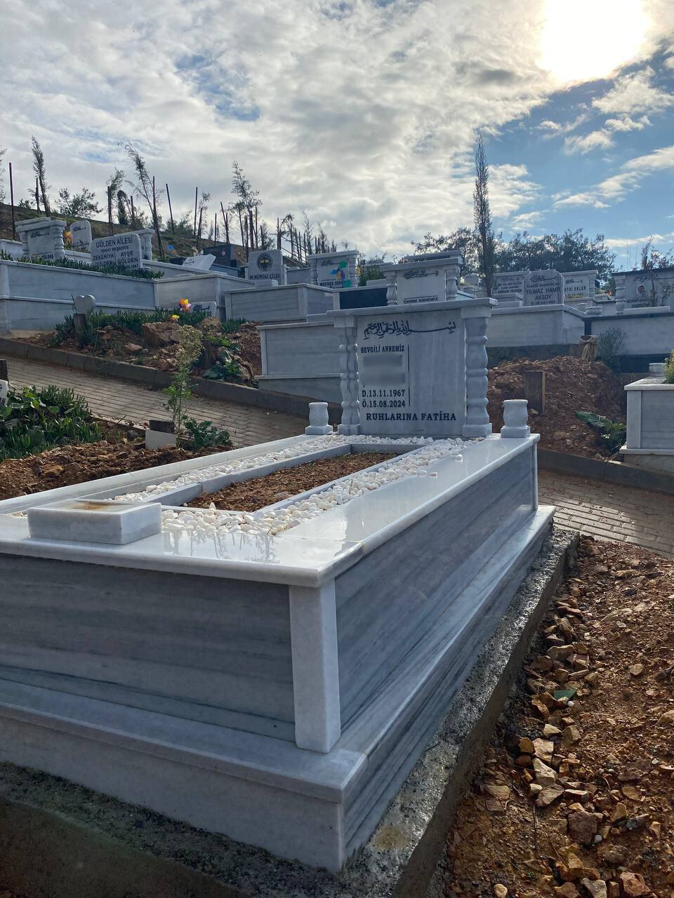 Tek Kişilik Mermer Mezar